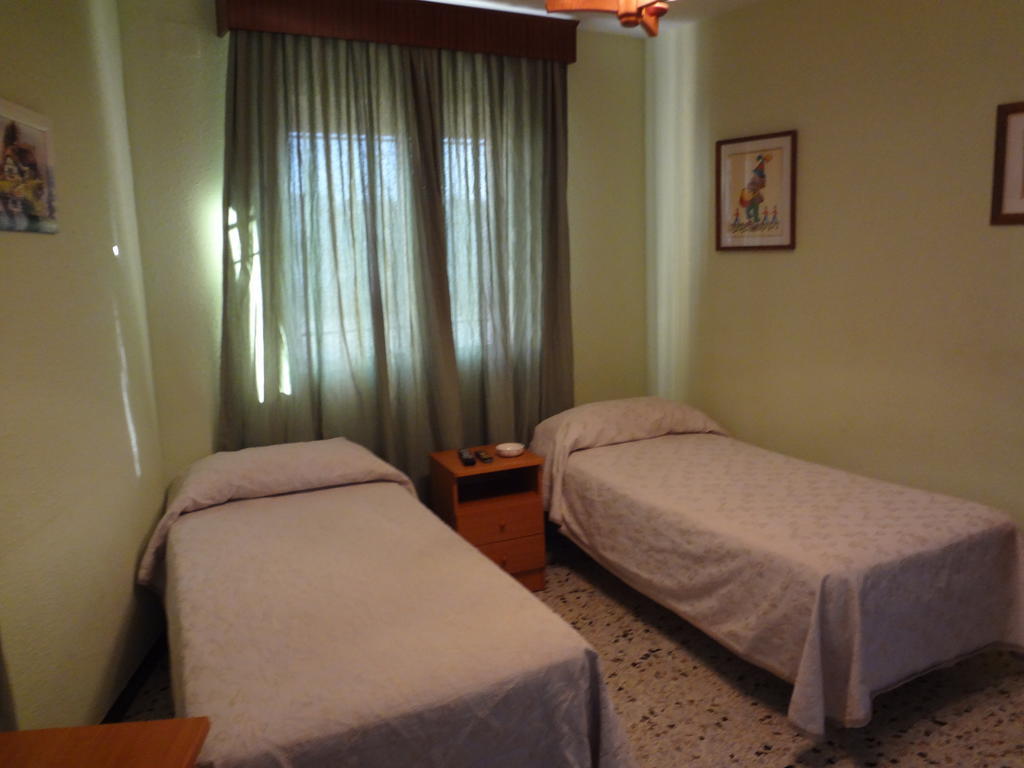 Hostal San Pedro Sanlúcar la Mayor Szoba fotó